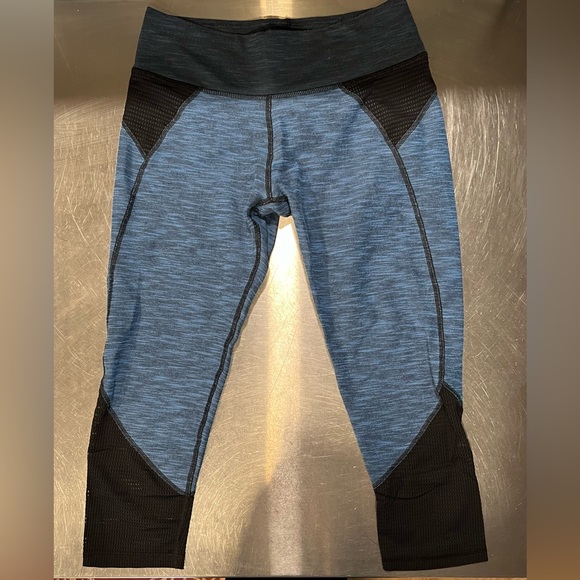 Chi Chi Active Wear Crop Yoga Pants women’s large (fit like medium) - Picture 3 of 8